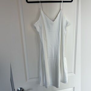 Elegant White Sleeveless Dress